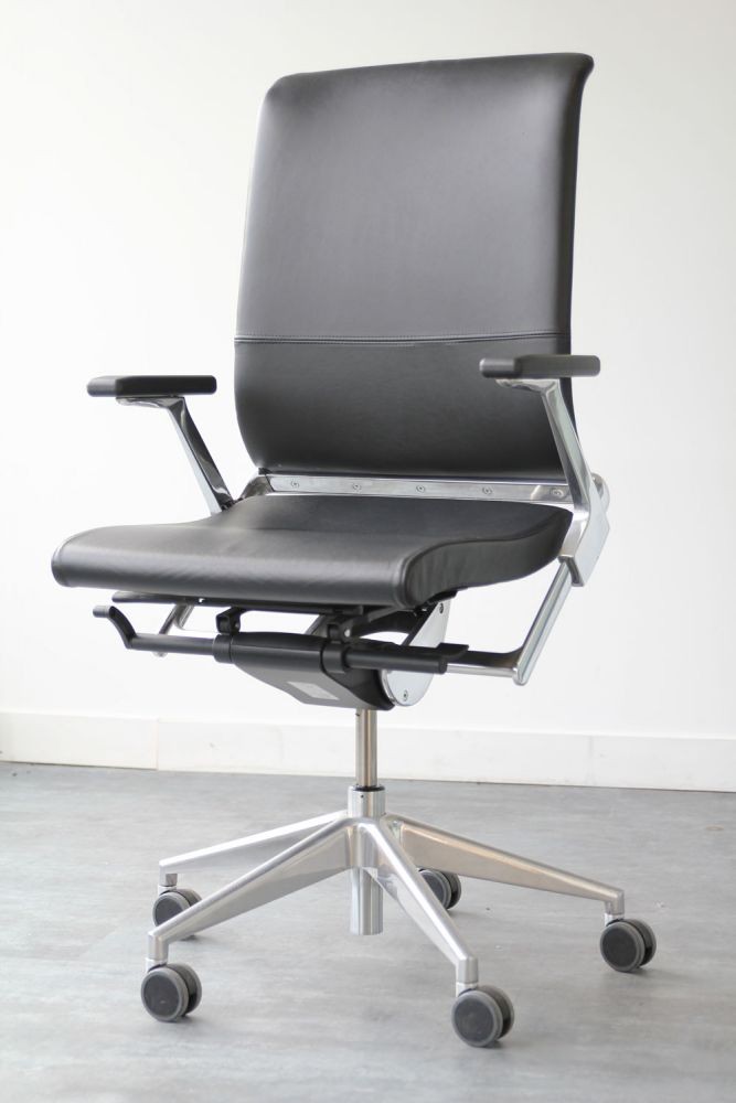 Fotel Obrotowy Dyrektorski ALTO firmy AddForm  MACE