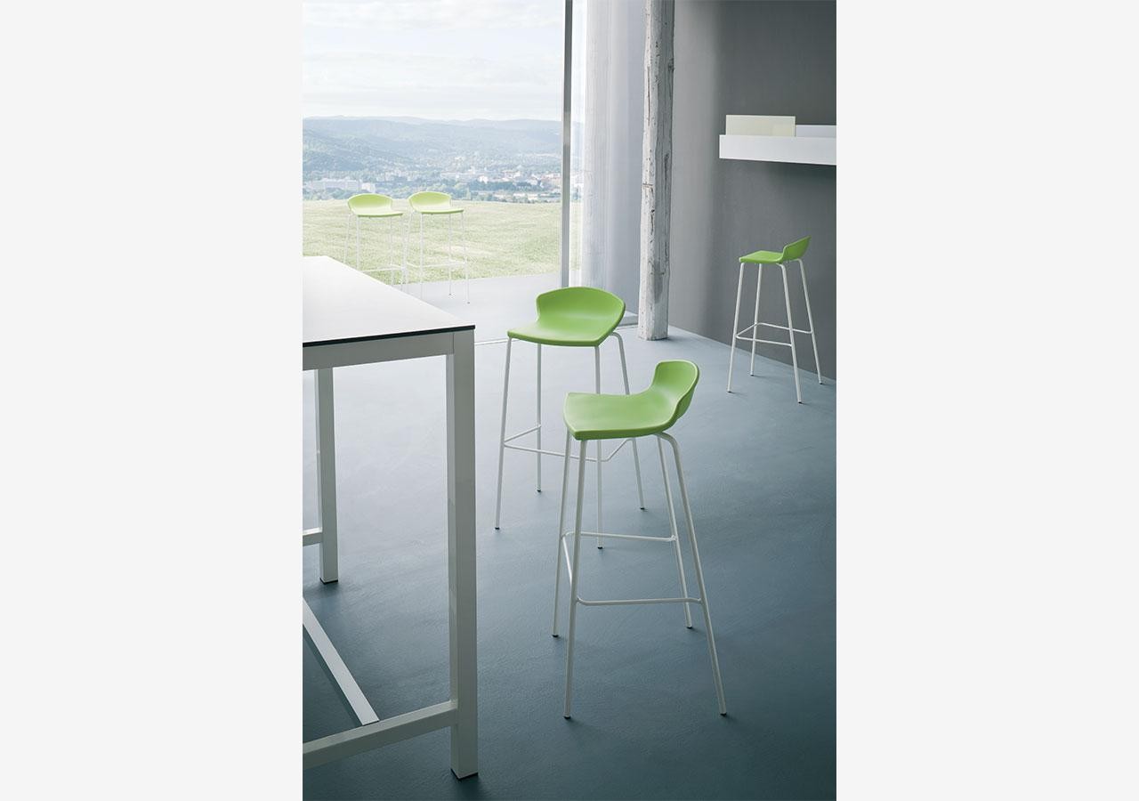 Główna galeria - Krzesło barowe / HOKER EASY H67 firmy GABER - Made in ITALY - Ciemno Niebieskie (2)