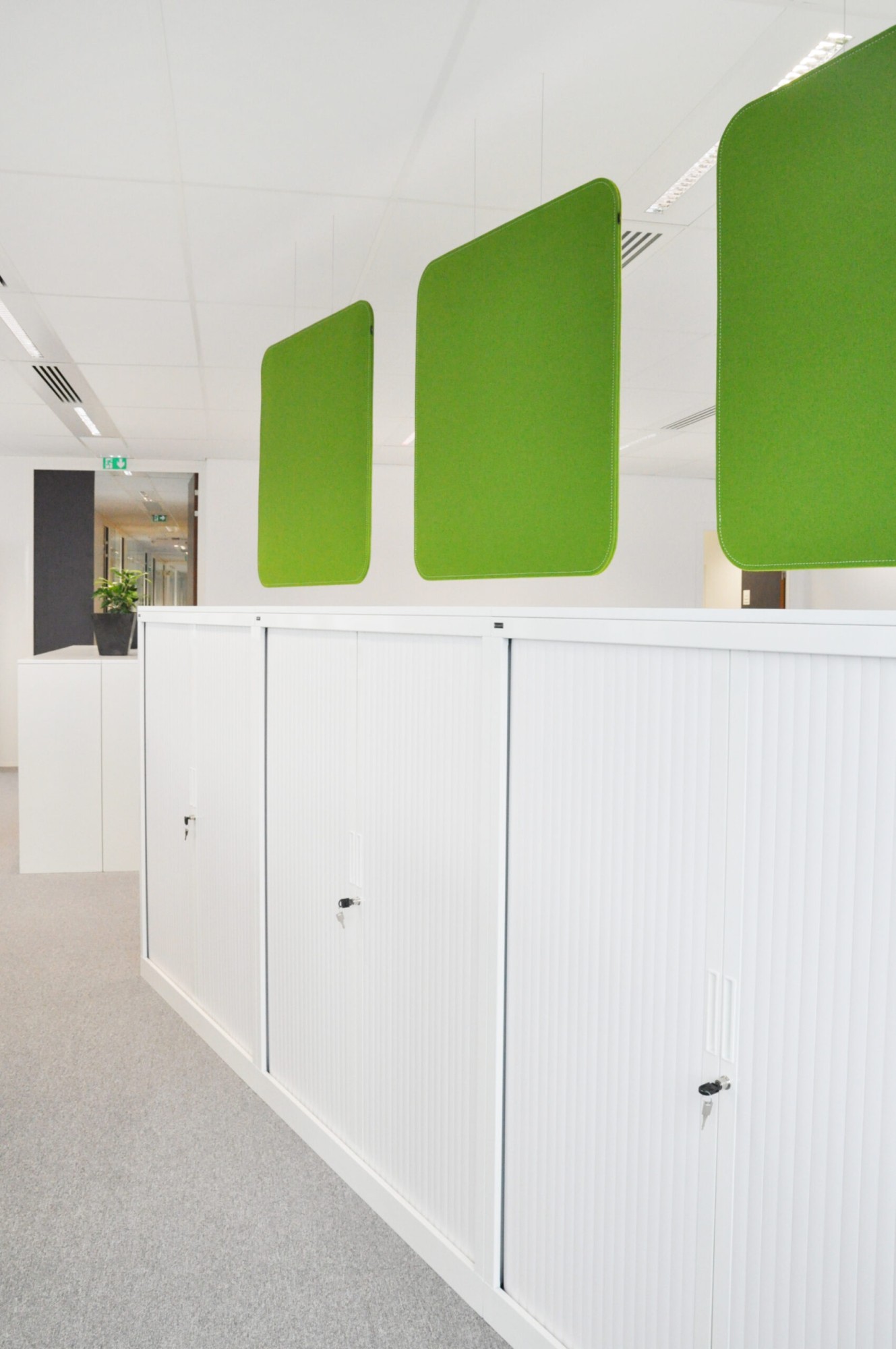 Główna galeria - Szafa metalowa żaluzjowa firmy Majencia-Nowy Styl Ecozen 1020x1000 mm - Kolor Biały + Dąb (3)