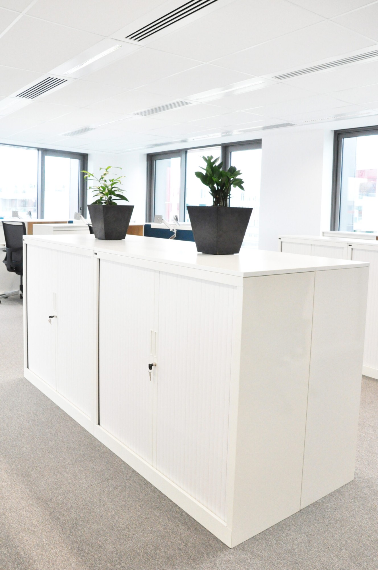 Główna galeria - Szafa metalowa żaluzjowa firmy Majencia-Nowy Styl Ecozen 1020x1000 mm - Kolor Biały + Dąb (4)